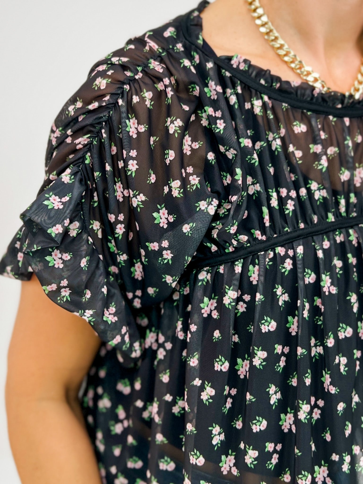 Floral Print Chiffon Top With Flutter Sleeves