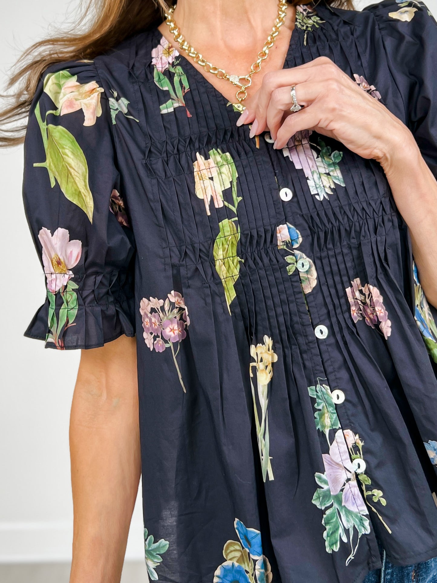 Multicolor Floral Short Puff Sleeve Smock Detail Top