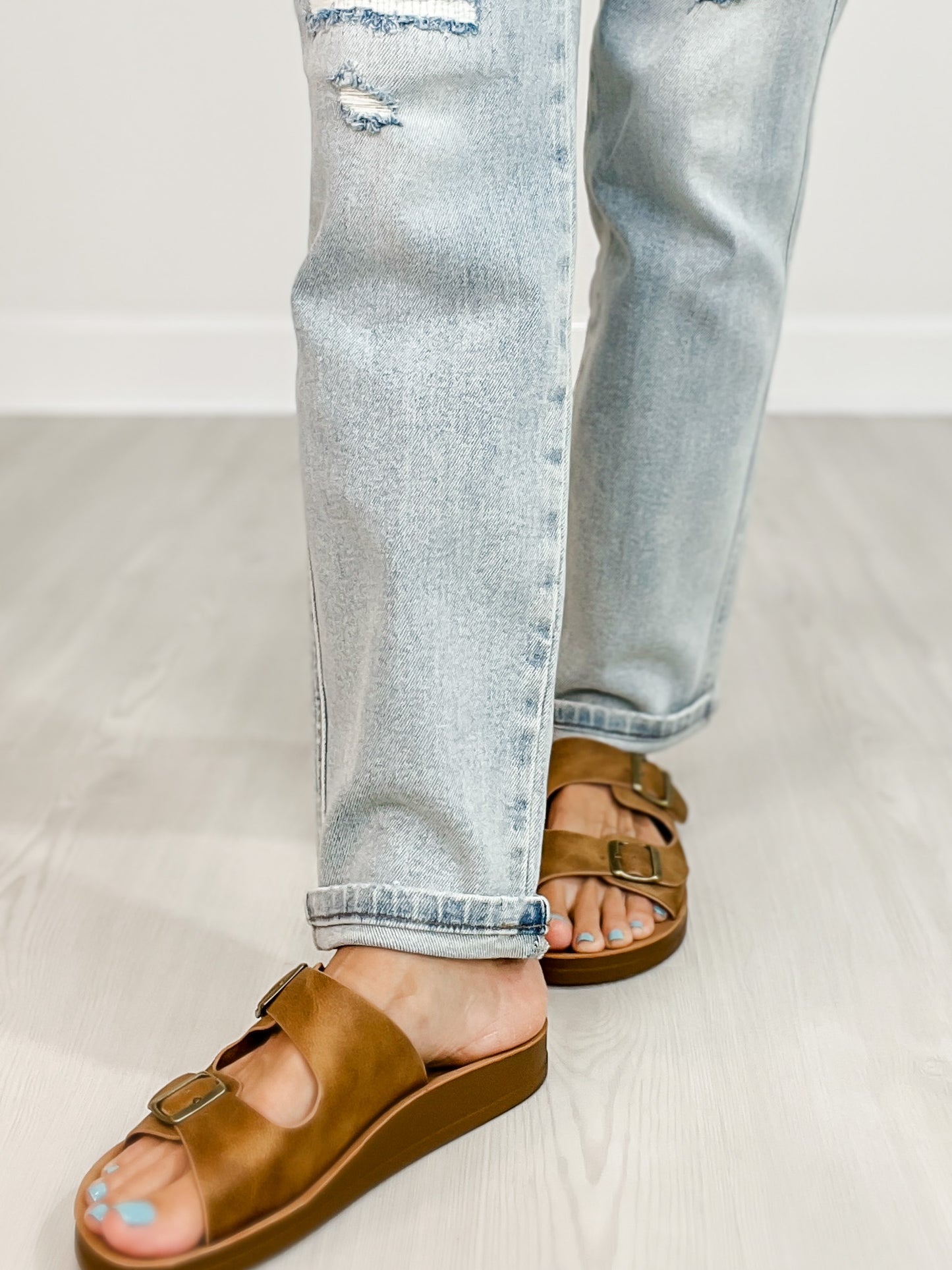 Judy Blue DRIFTER Mid-Rise Stitch Detail Single Cuff Boyfriend Jeans