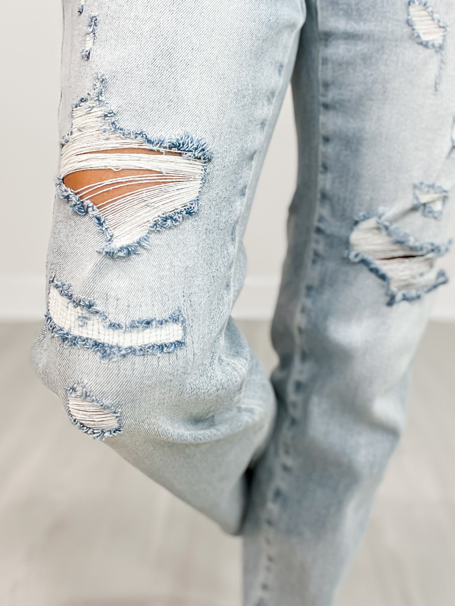 Judy Blue DRIFTER Mid-Rise Stitch Detail Single Cuff Boyfriend Jeans