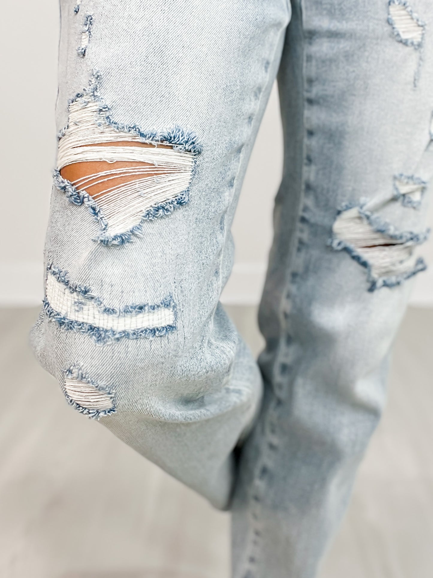 Judy Blue DRIFTER Mid-Rise Stitch Detail Single Cuff Boyfriend Jeans