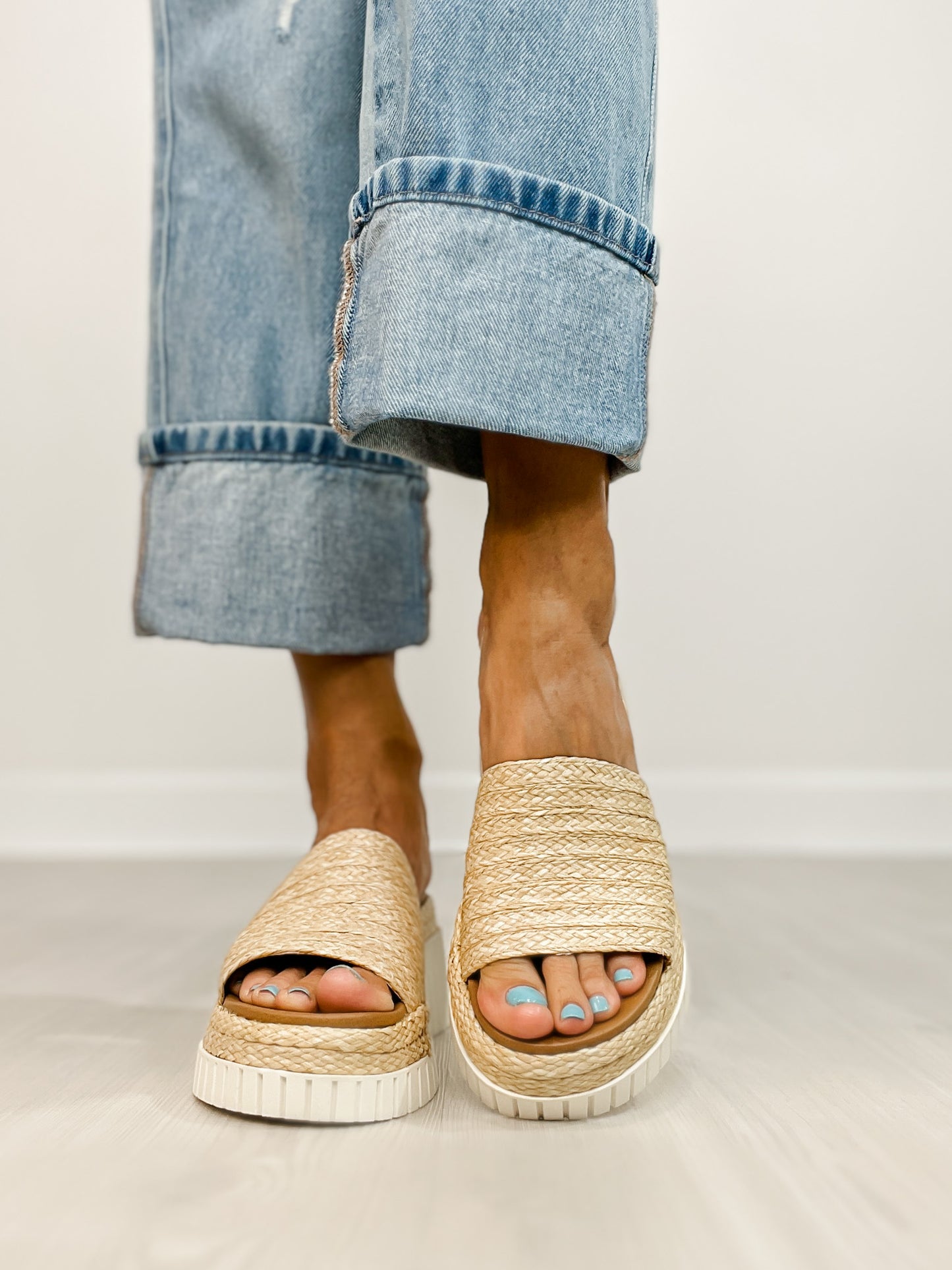 MIA Yuki Wedge Sandals in NATURAL