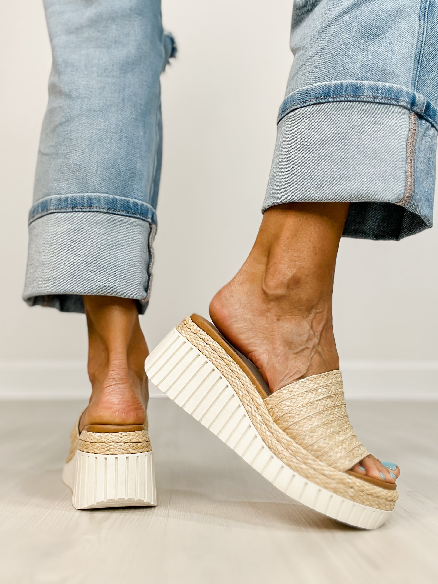 MIA Yuki Wedge Sandals in NATURAL