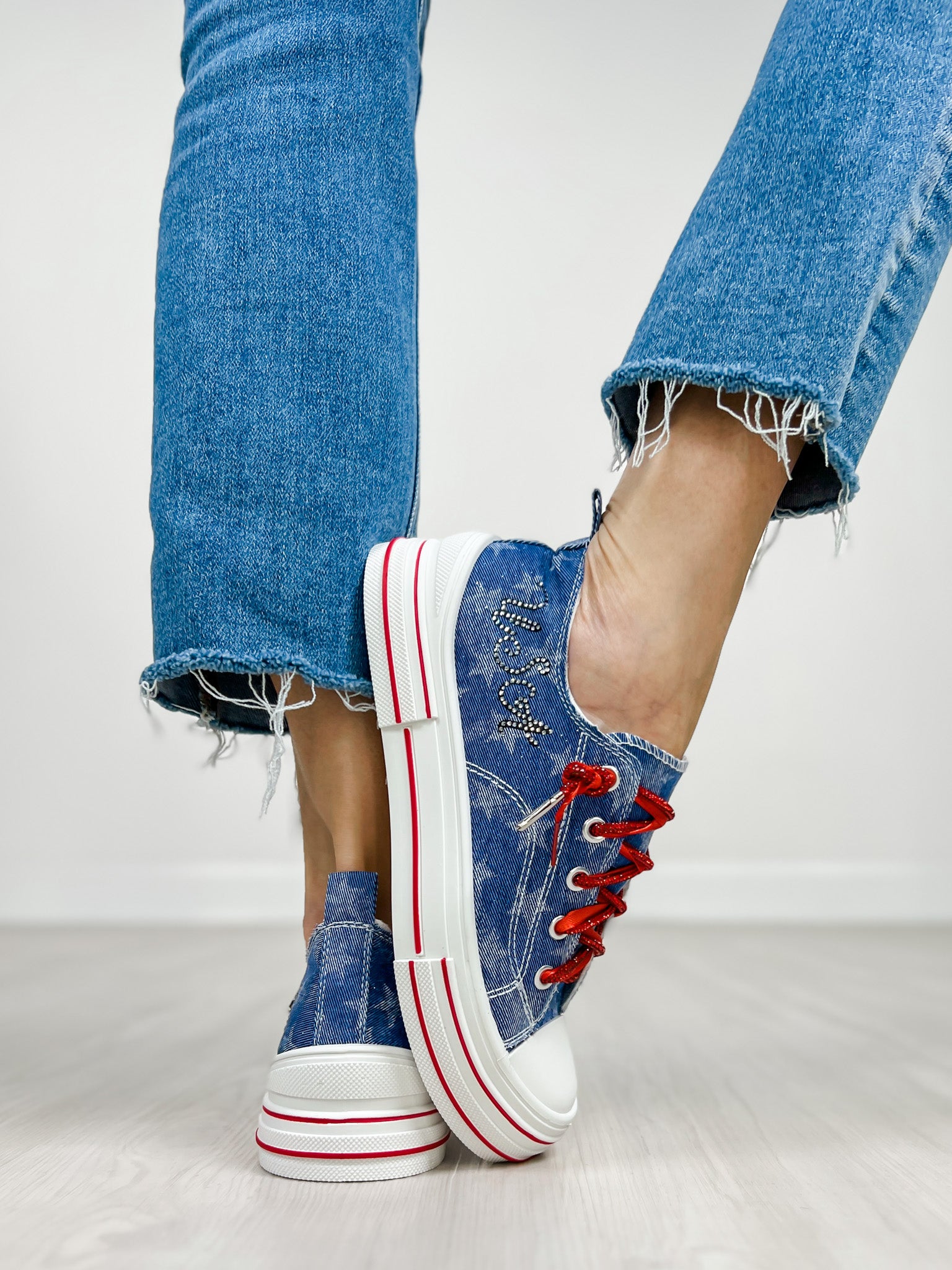Very G Aman USA Sneakers in Dark Denim