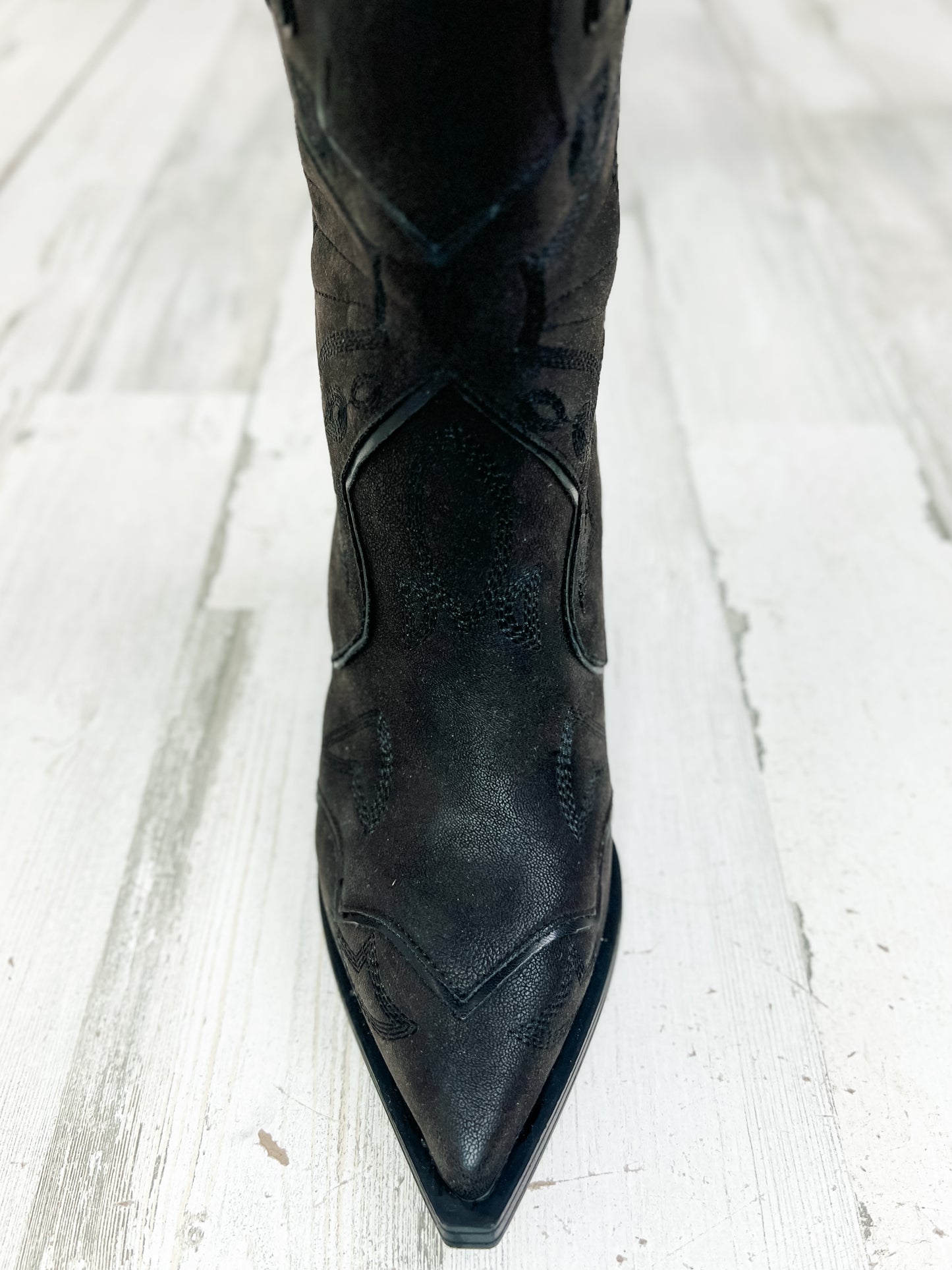MIA Wilda Pointy Toe Short Western Boots in Black