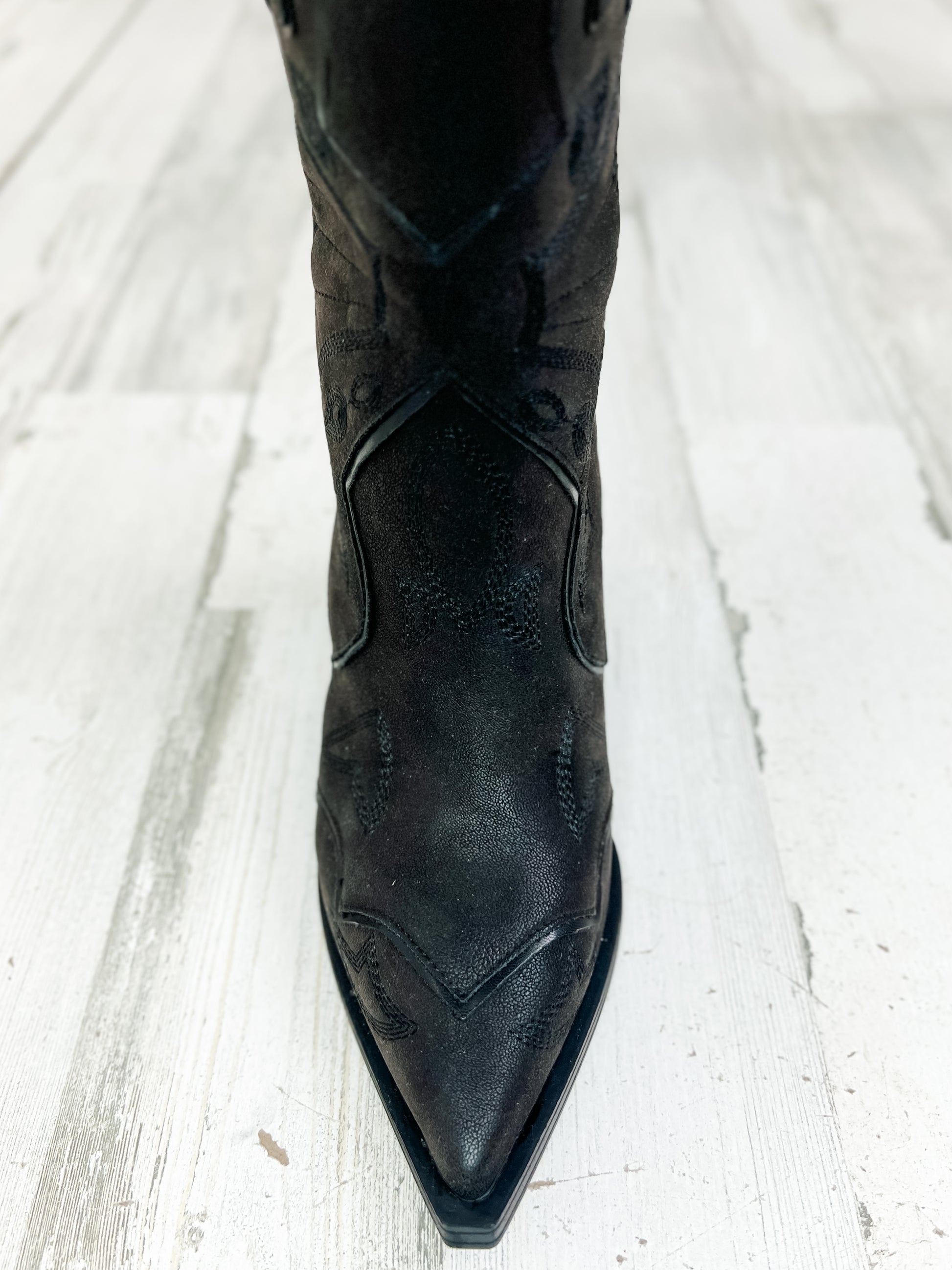 MIA Wilda Pointy Toe Short Western Boots in Black