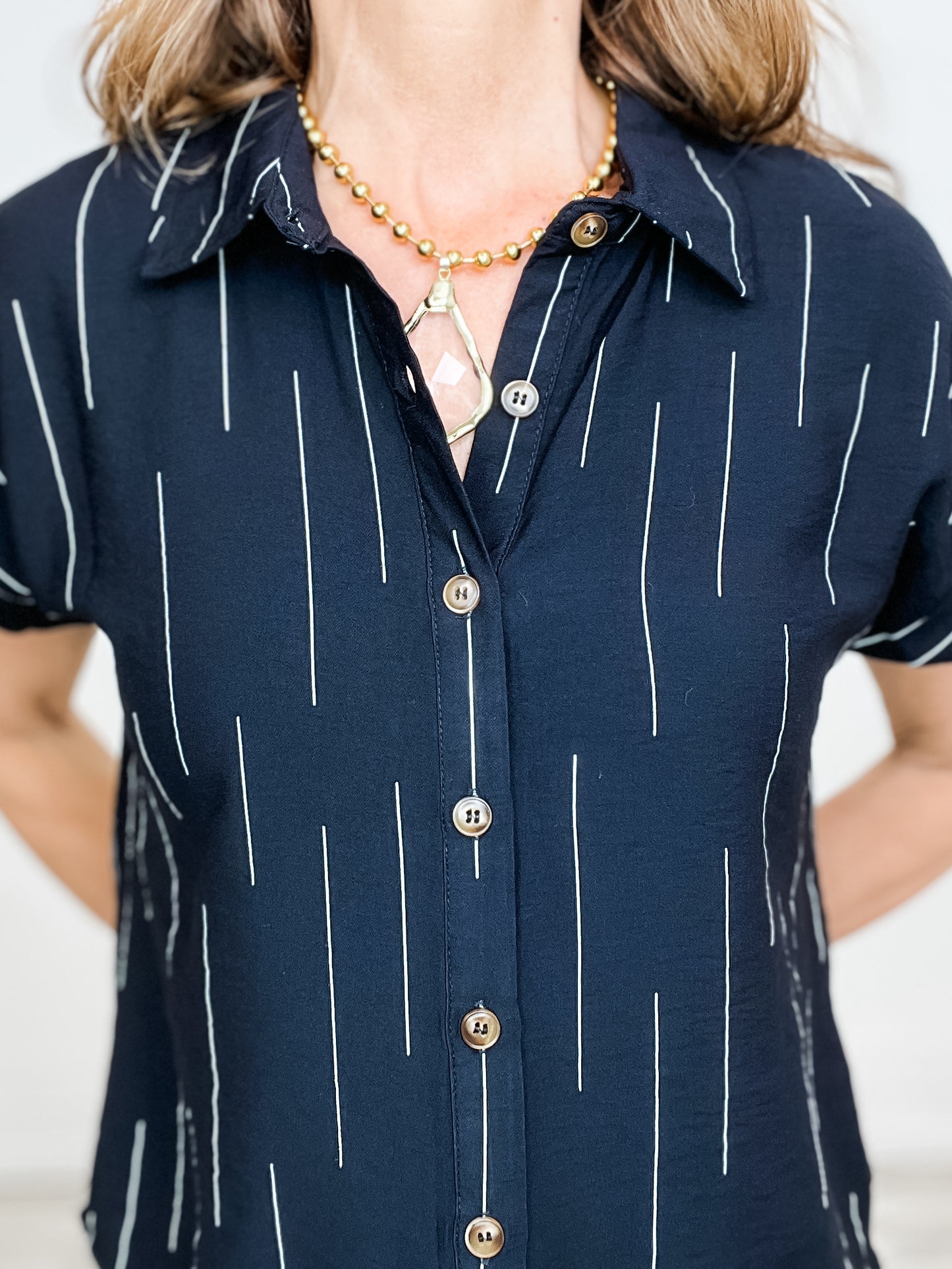 LINE PRINT SHORT SLEEVE COLLARED BUTTON DOWN SHIRT