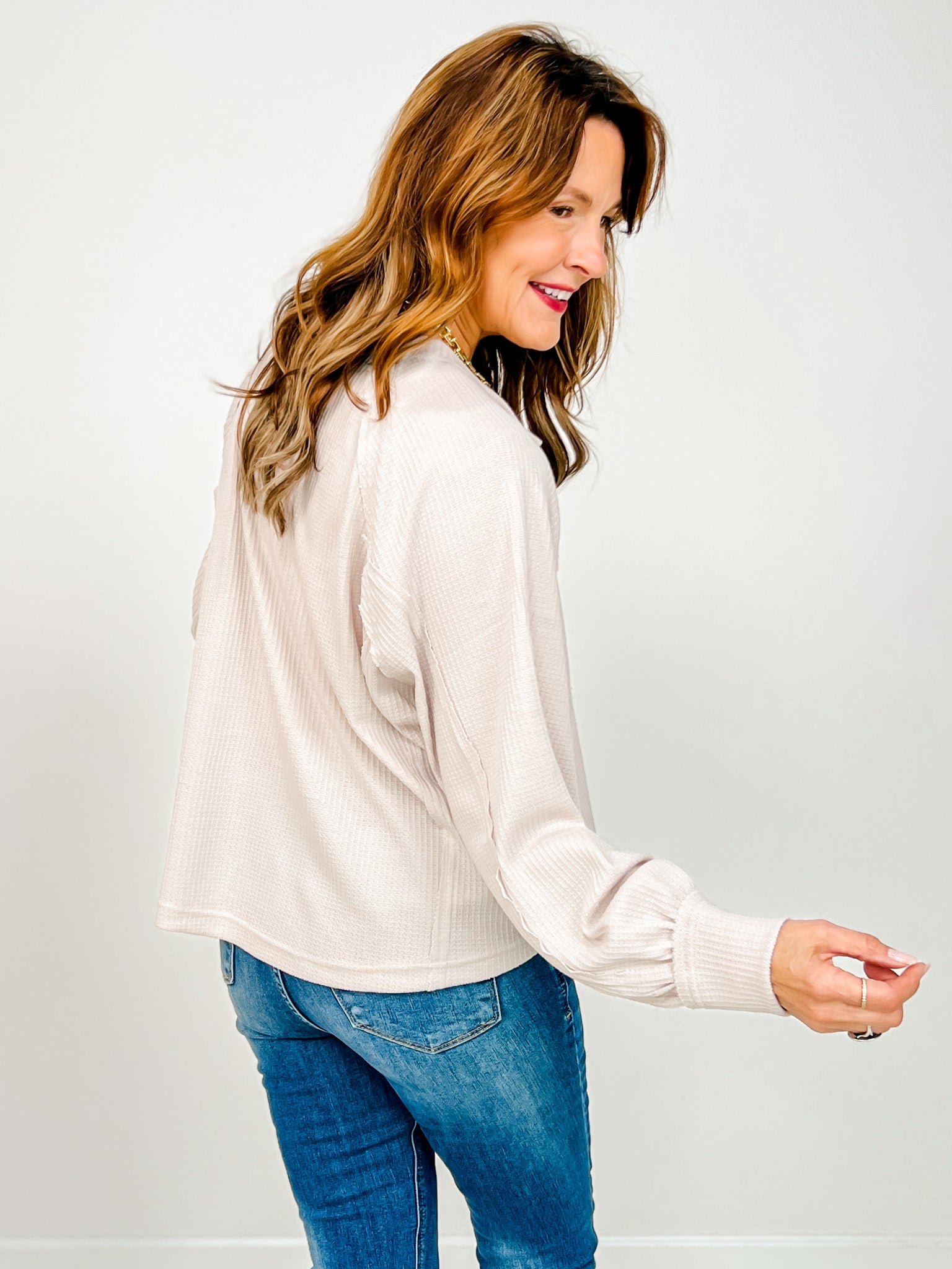 Long Sleeve Cropped Raglan Henley Top in Taupe
