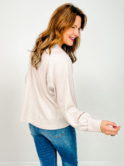 Long Sleeve Cropped Raglan Henley Top in Taupe