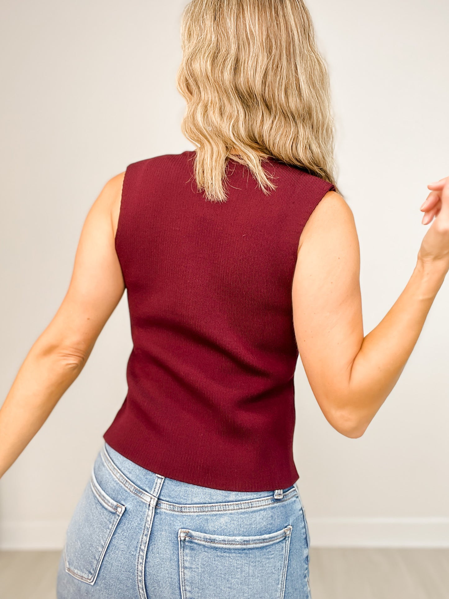 SLEEVELESS GOLD BUTTON KNIT SWEATER VEST
