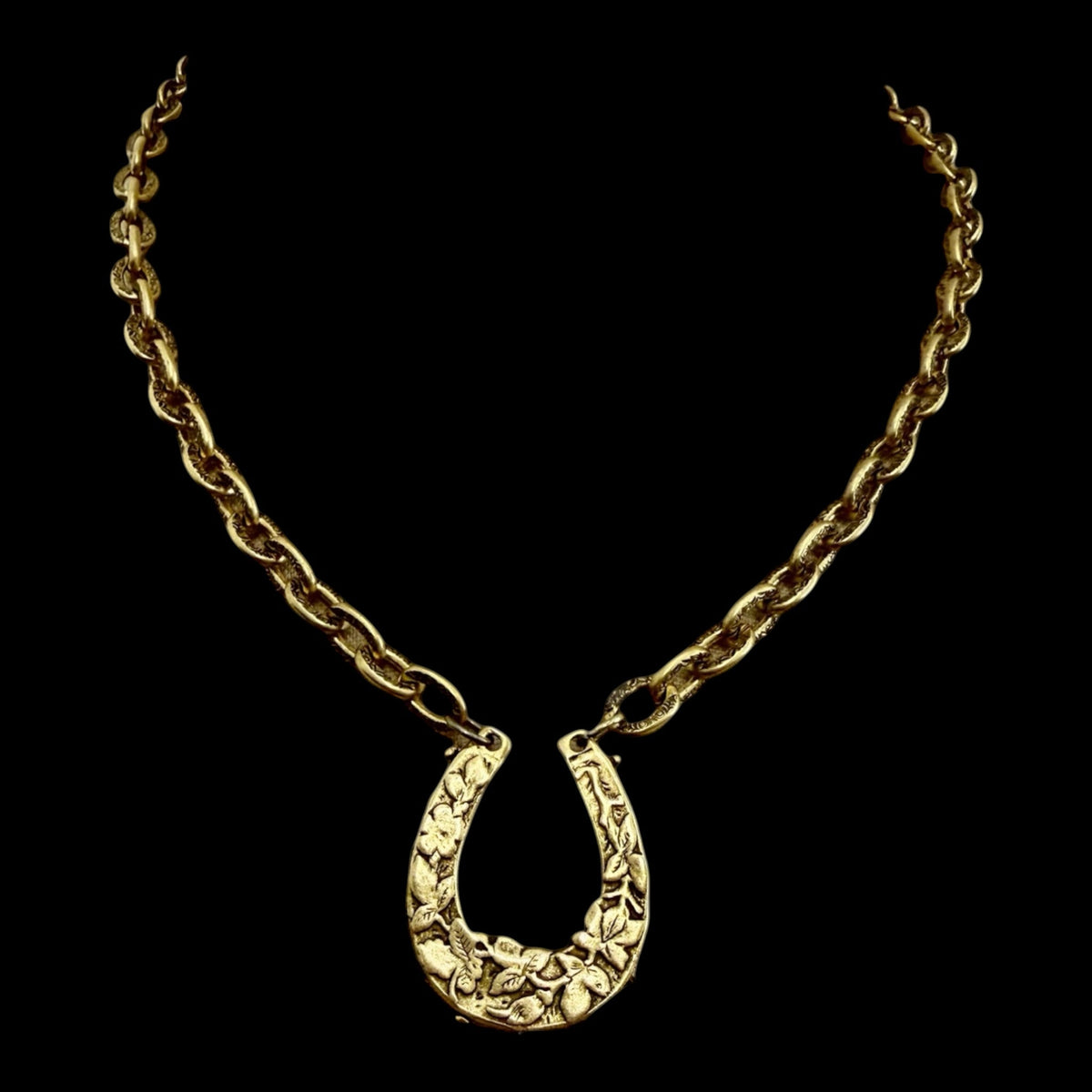 Vintage Reproduction Gold Plated 17" Chain with Horseshoe Pendant