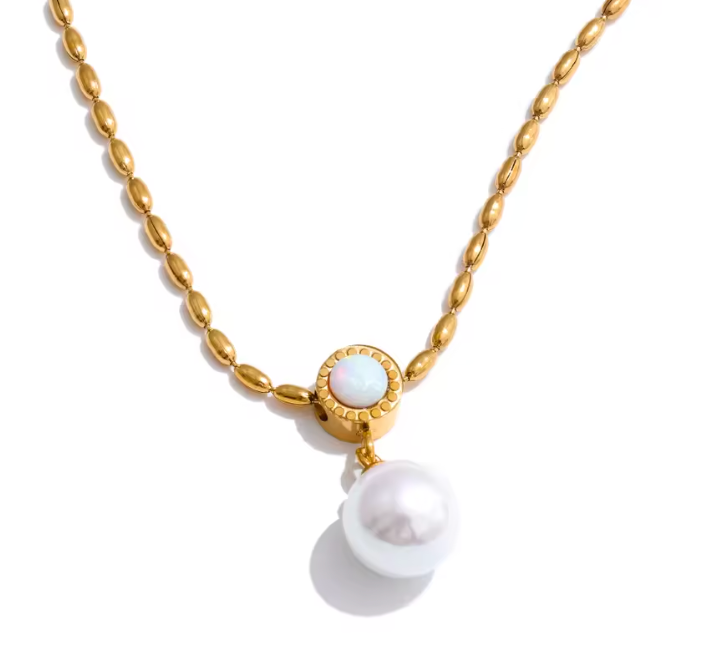 New Elegant Pearl Necklace