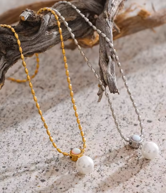 New Elegant Pearl Necklace