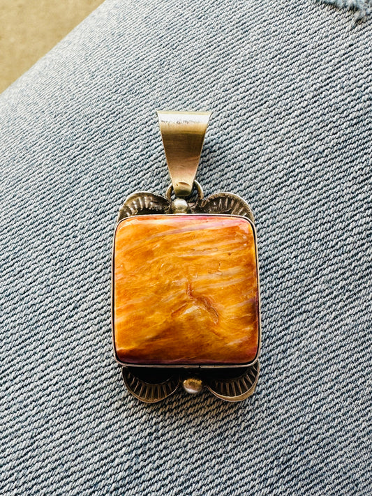 Tia Long Spiny Oyster Pendant