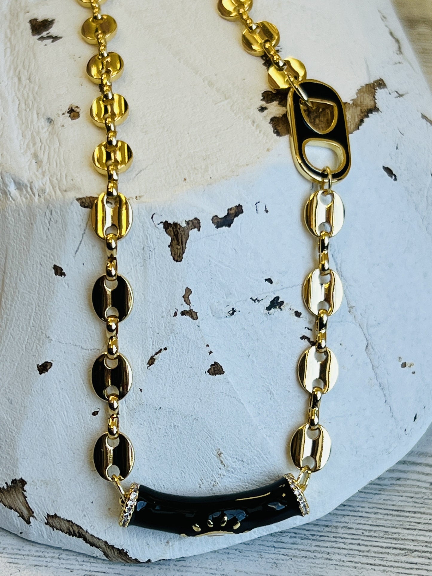 https://s3.commentsold.com/rush/products/CpWE1HDQrd7ZmkF79aL8icsJhuS1Kp1UiFYCUobc.jpg