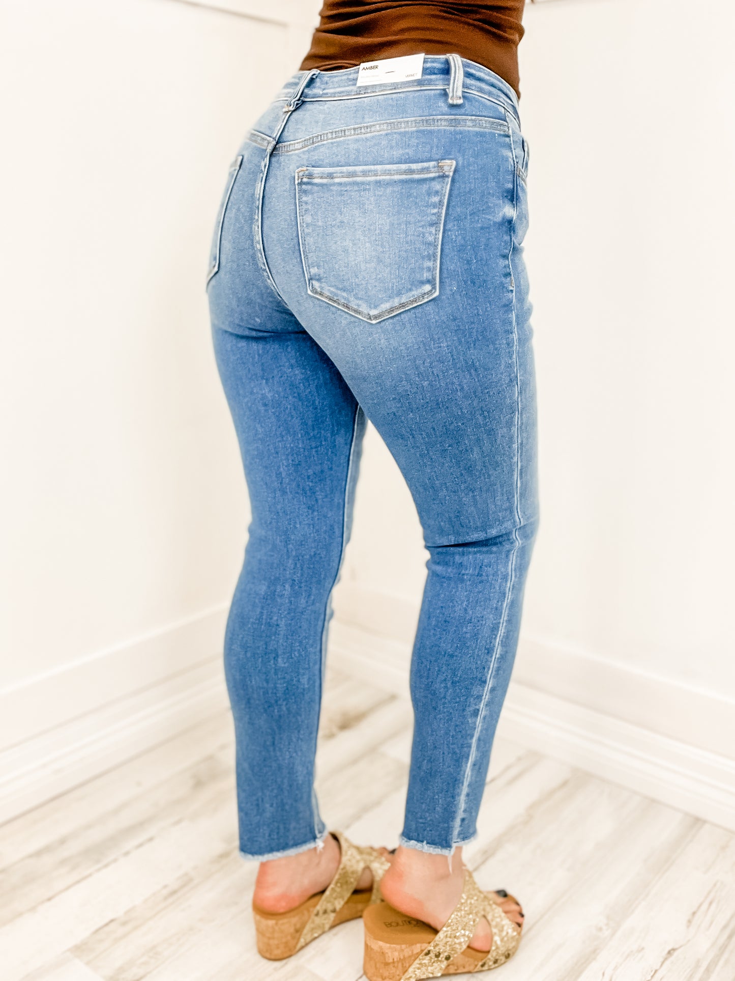 Vervet Raw Hem Cropped Skinny Denim Jeans "Lisa"