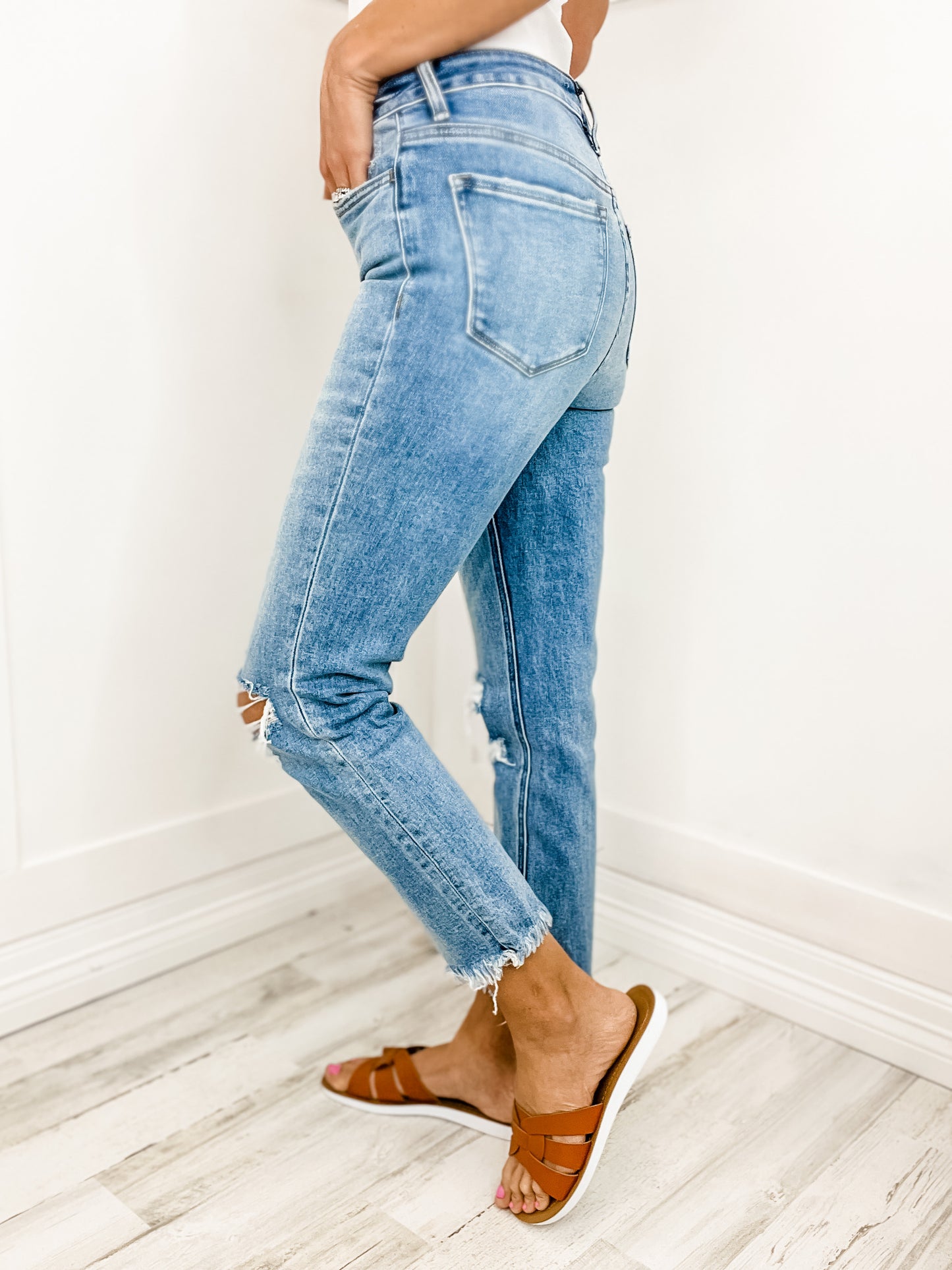 Vervet by Flying Monkey High Rise Distressed Crop Relaxed Fit Straight Leg Denim Jeans