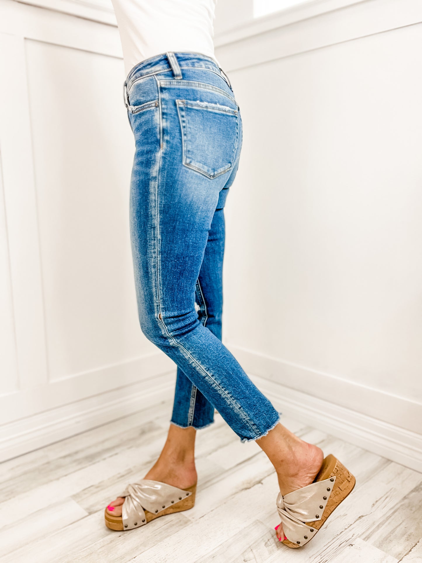 Vervet by Flying Monkey Mid-Rise Straight Crop Denim Jeans