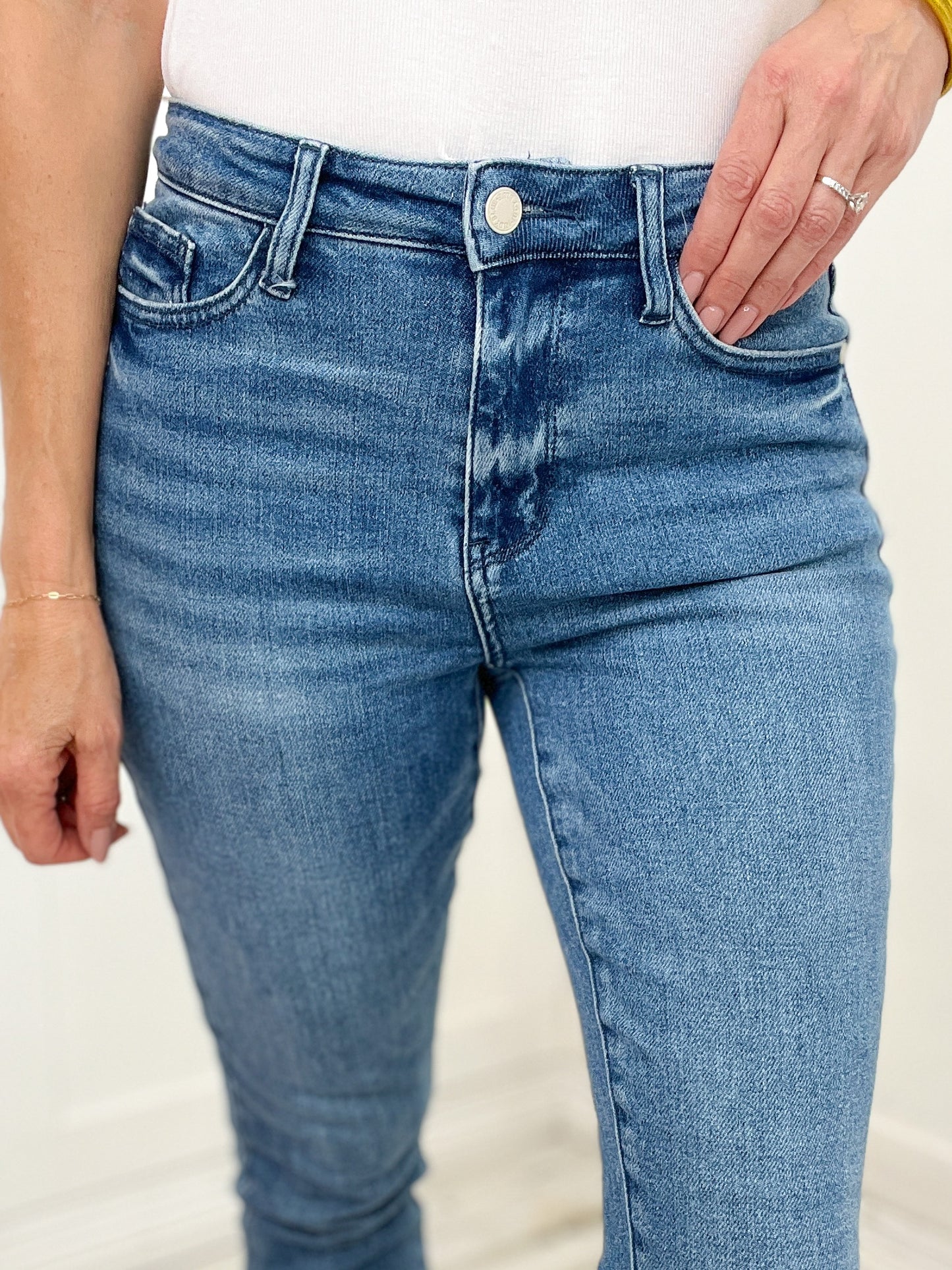 Judy Blue Hi-Waist Relaxed Fit Denim Jeans