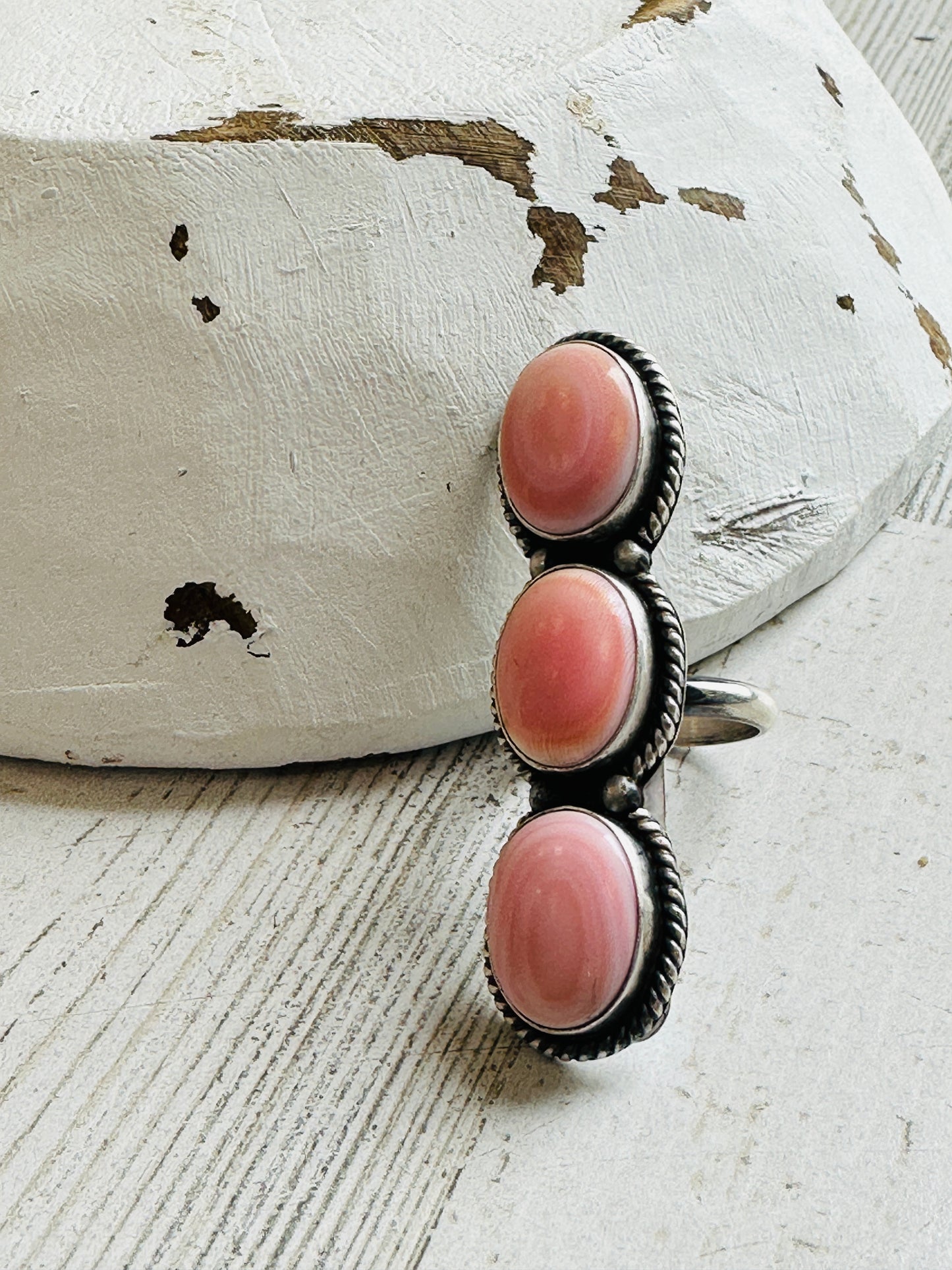 Alfred Martinez Pink Conch Adjustable Ring