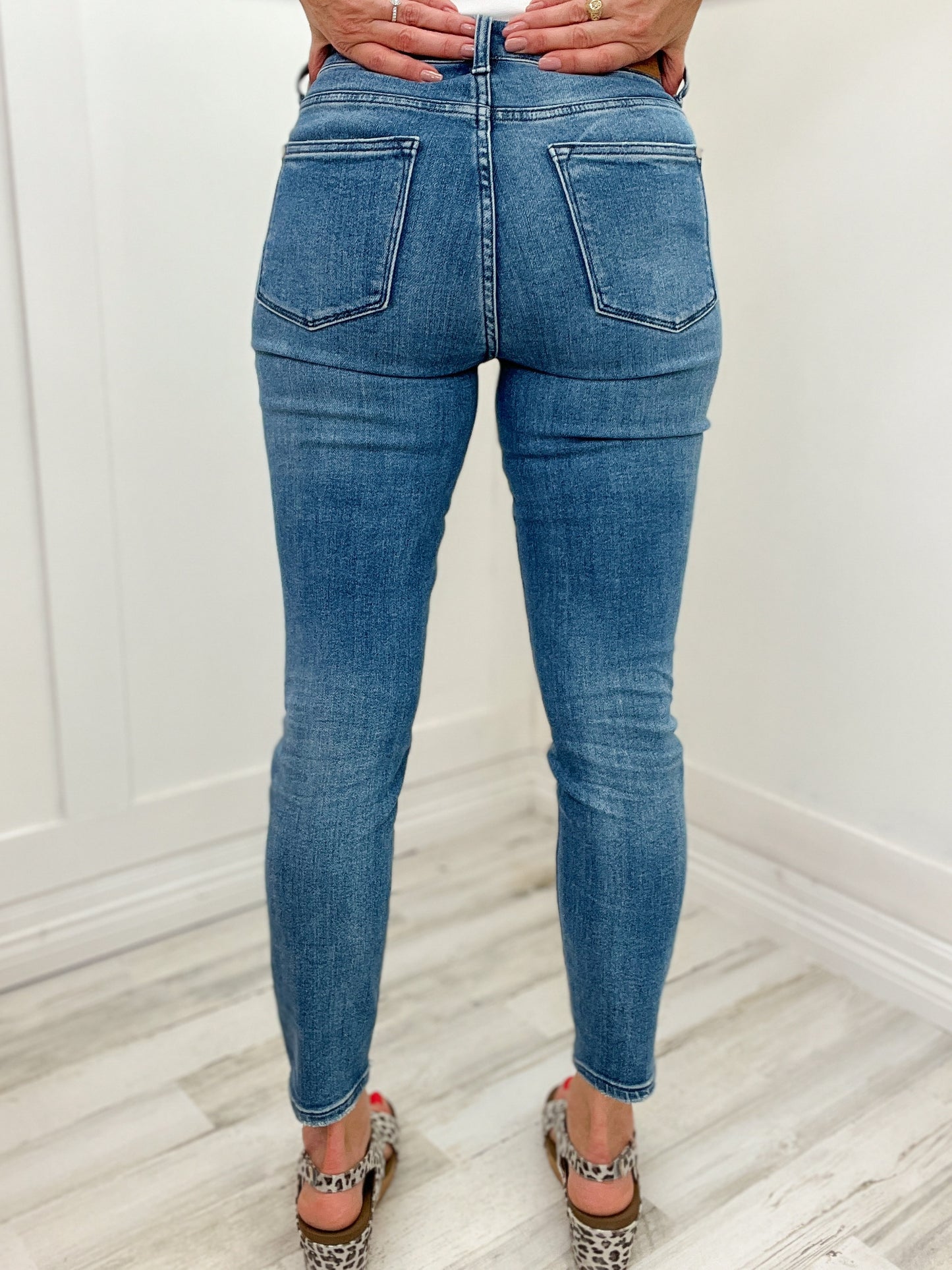 Judy Blue Hi-Waist Relaxed Fit Denim Jeans