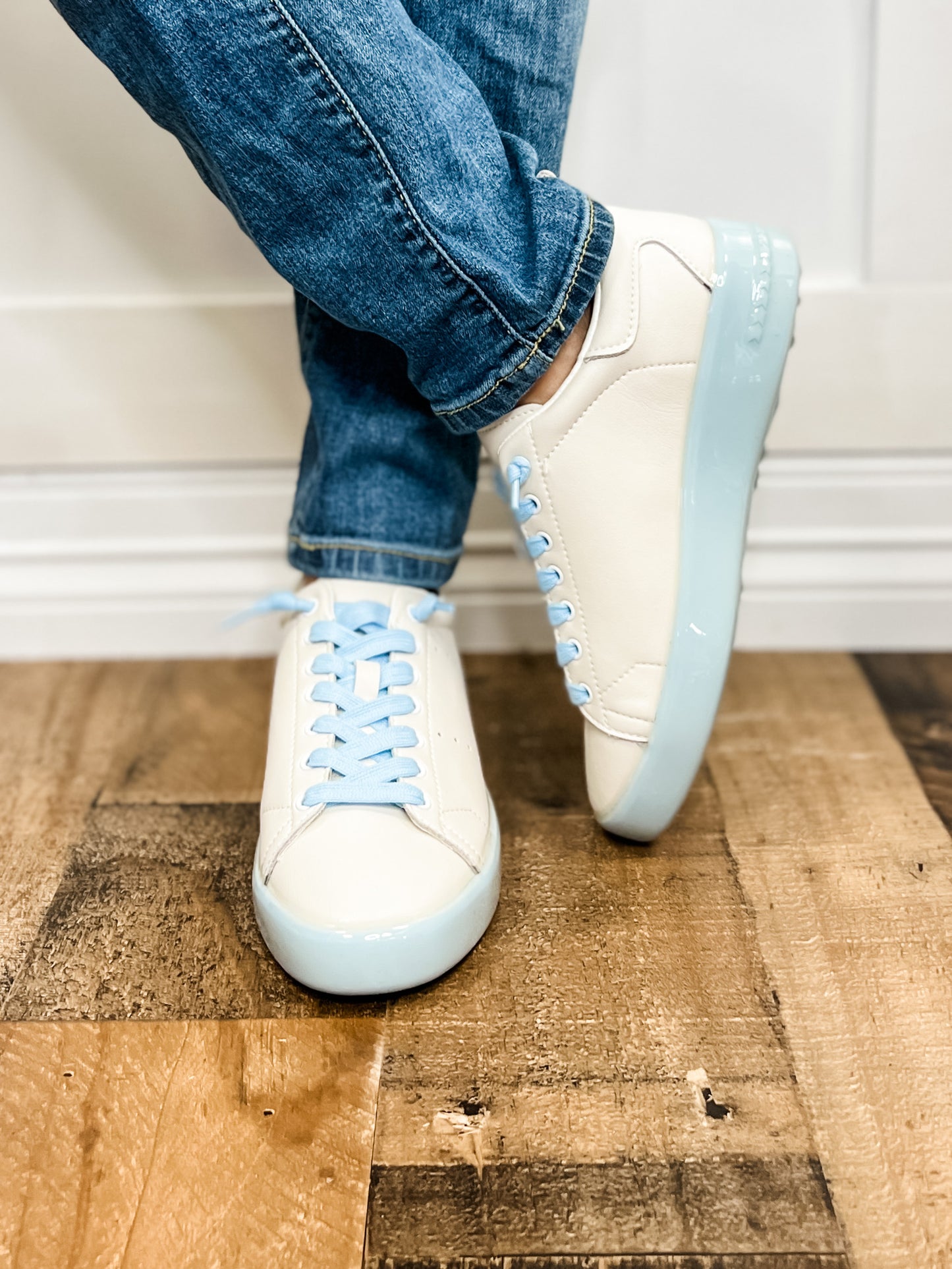 Vintage Havana Liquid Blue Laced Sneakers