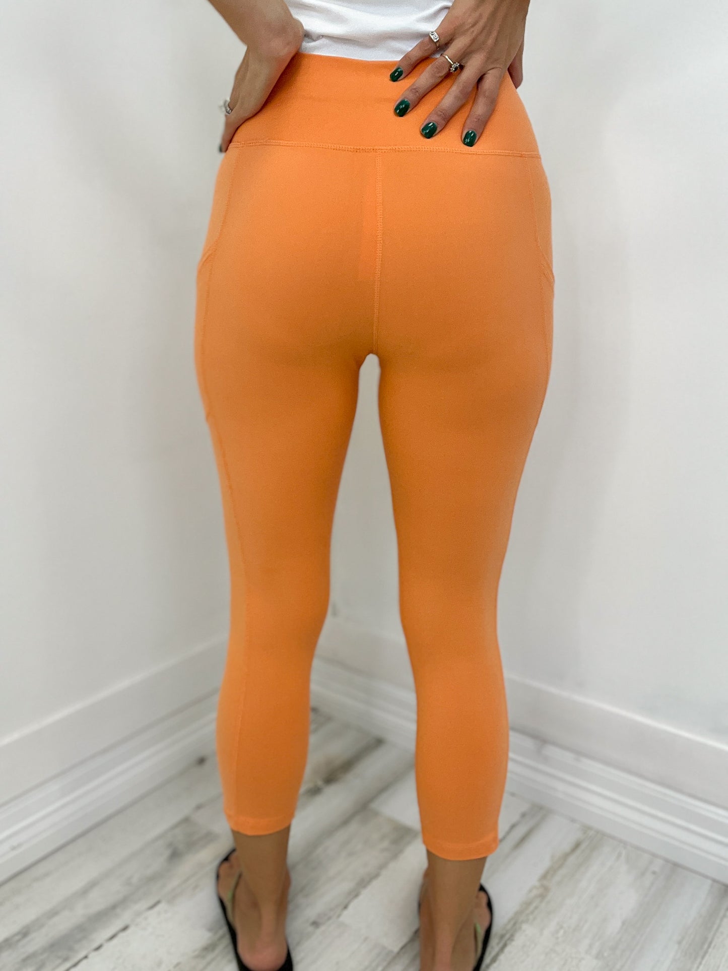 V-Waist Capri Length Leggings with Pockets