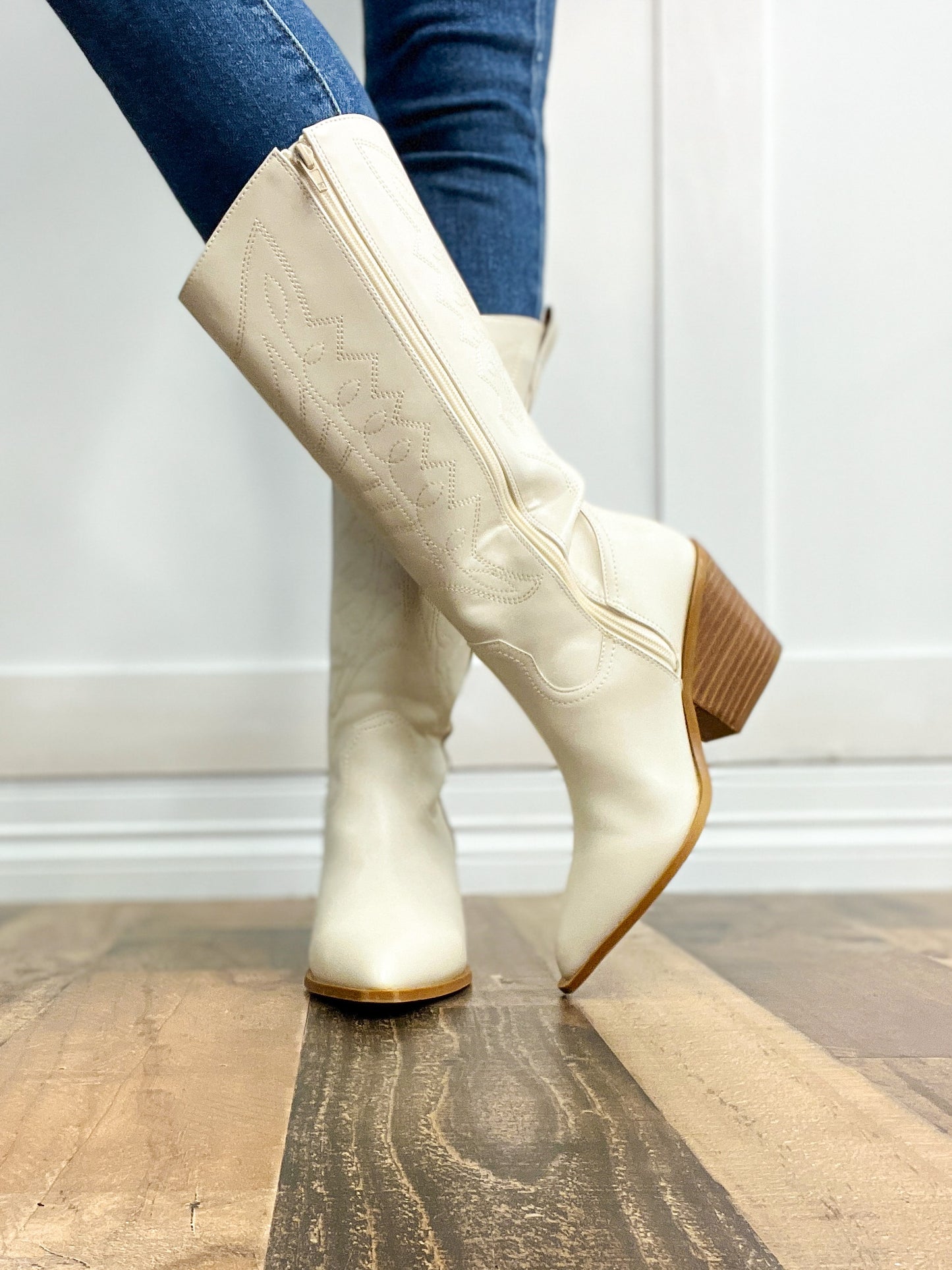 Corkys Howdy Boots in Winter White