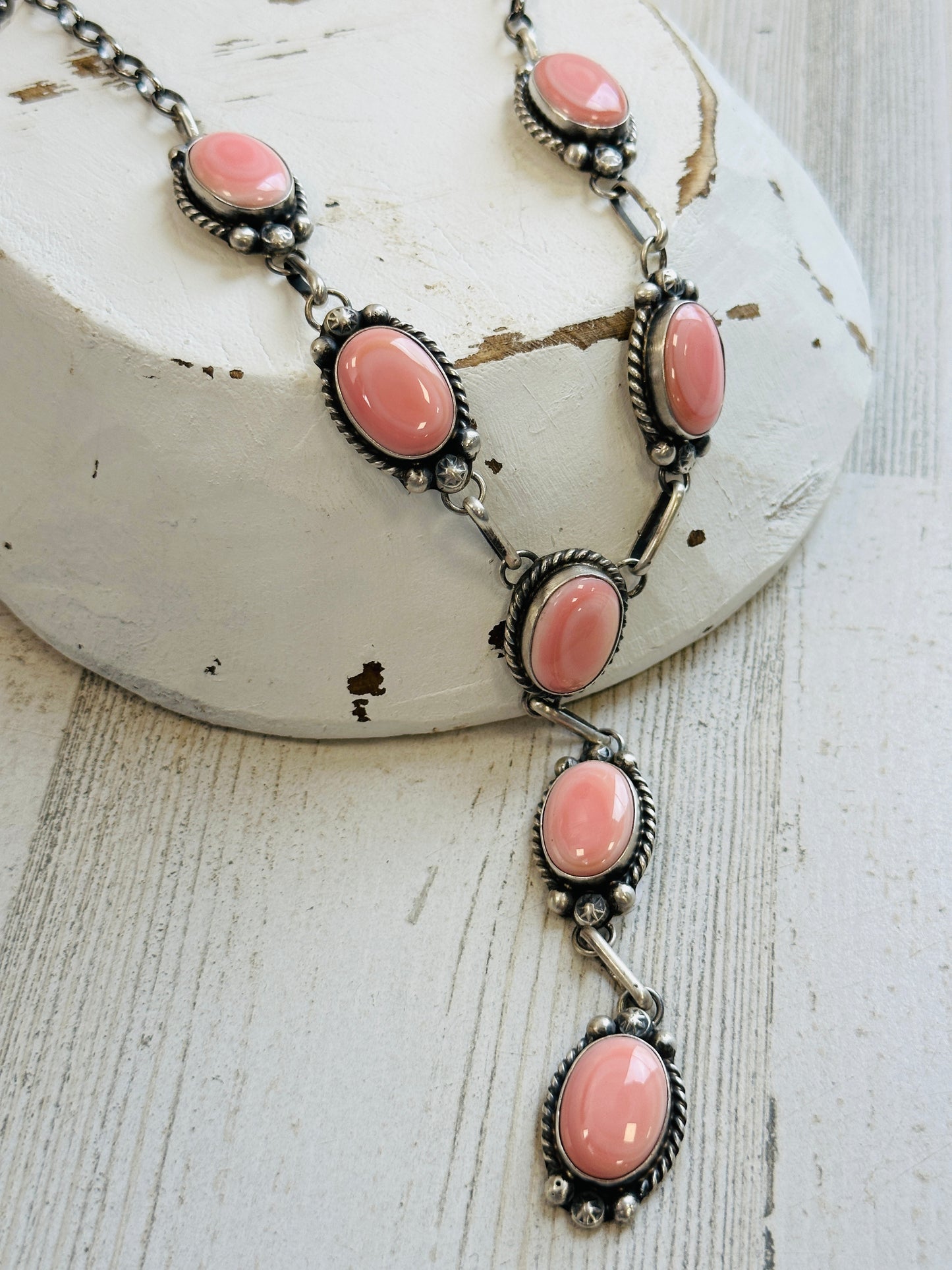 Augustine Largo Pink Conch Necklace and Earring Set