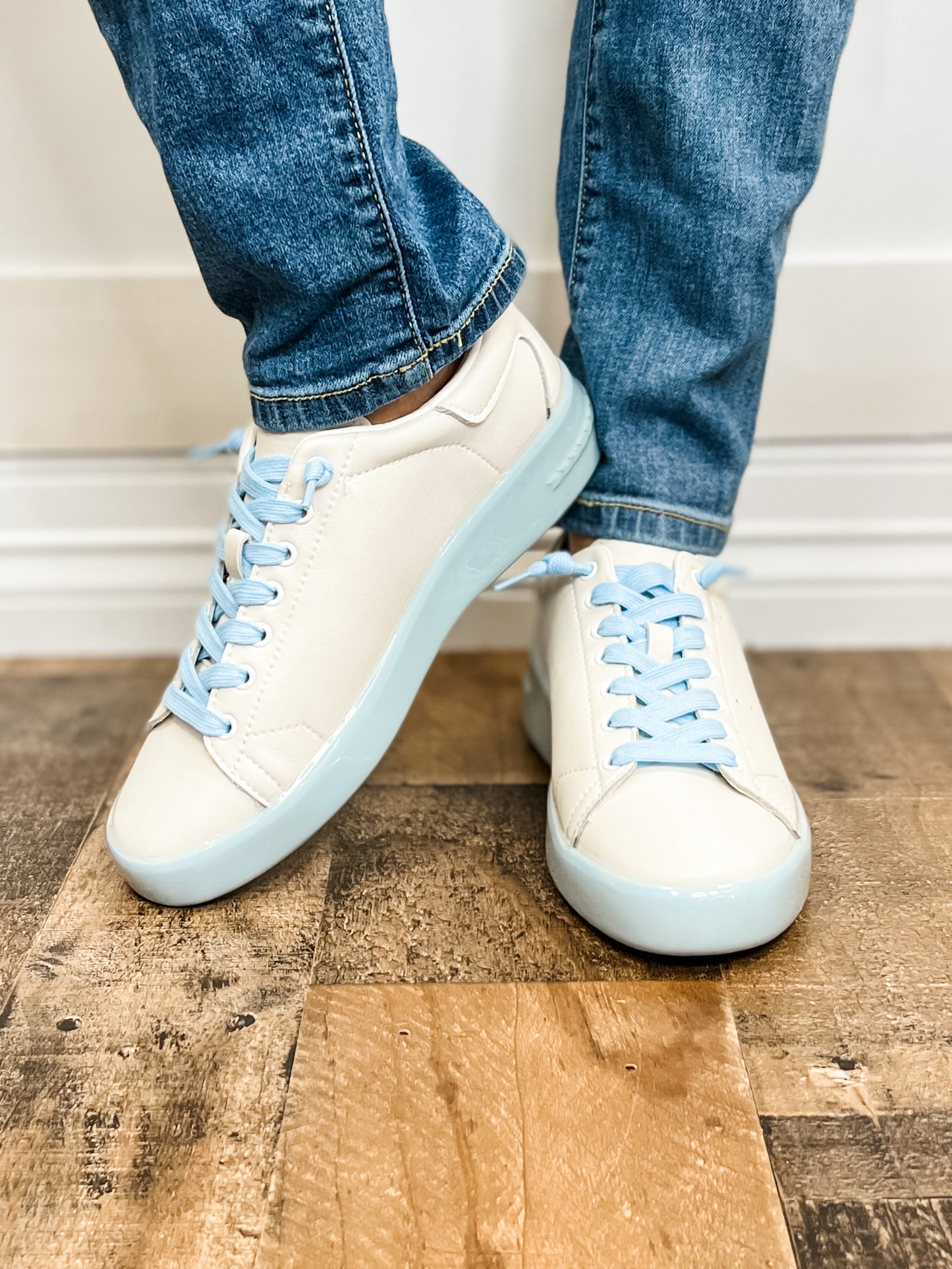 Vintage Havana Liquid Blue Laced Sneakers