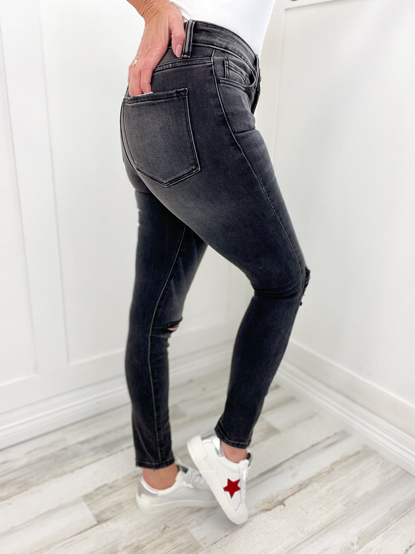 Vervet York High Rise Distressed Button Fly Cropped Skinny Jeans