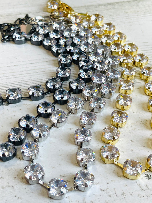 The "Evelyn" Swarovski Crystal necklace In Diamonds