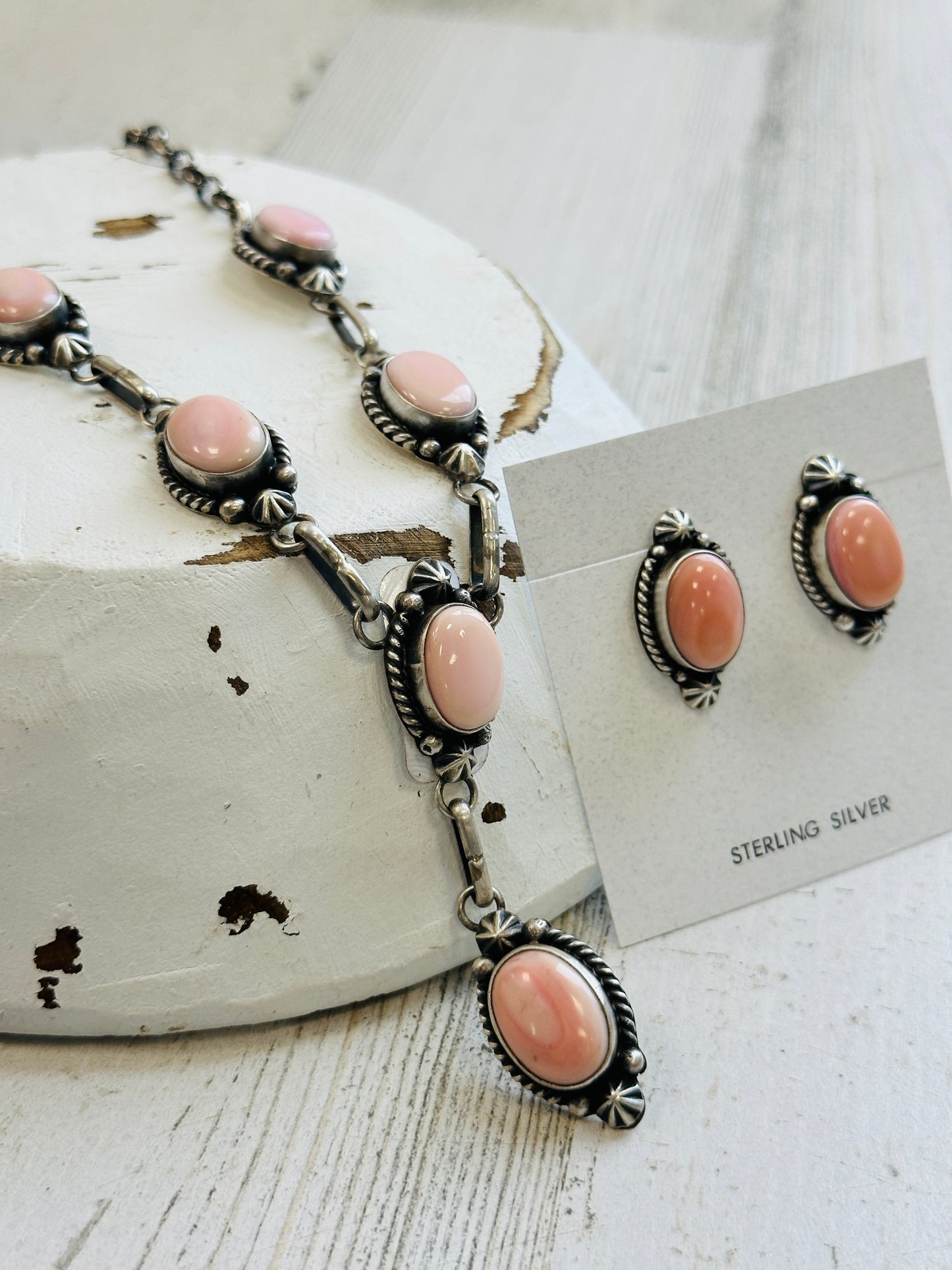 Donovan Skeets Pink Conch Necklace and Earring Set