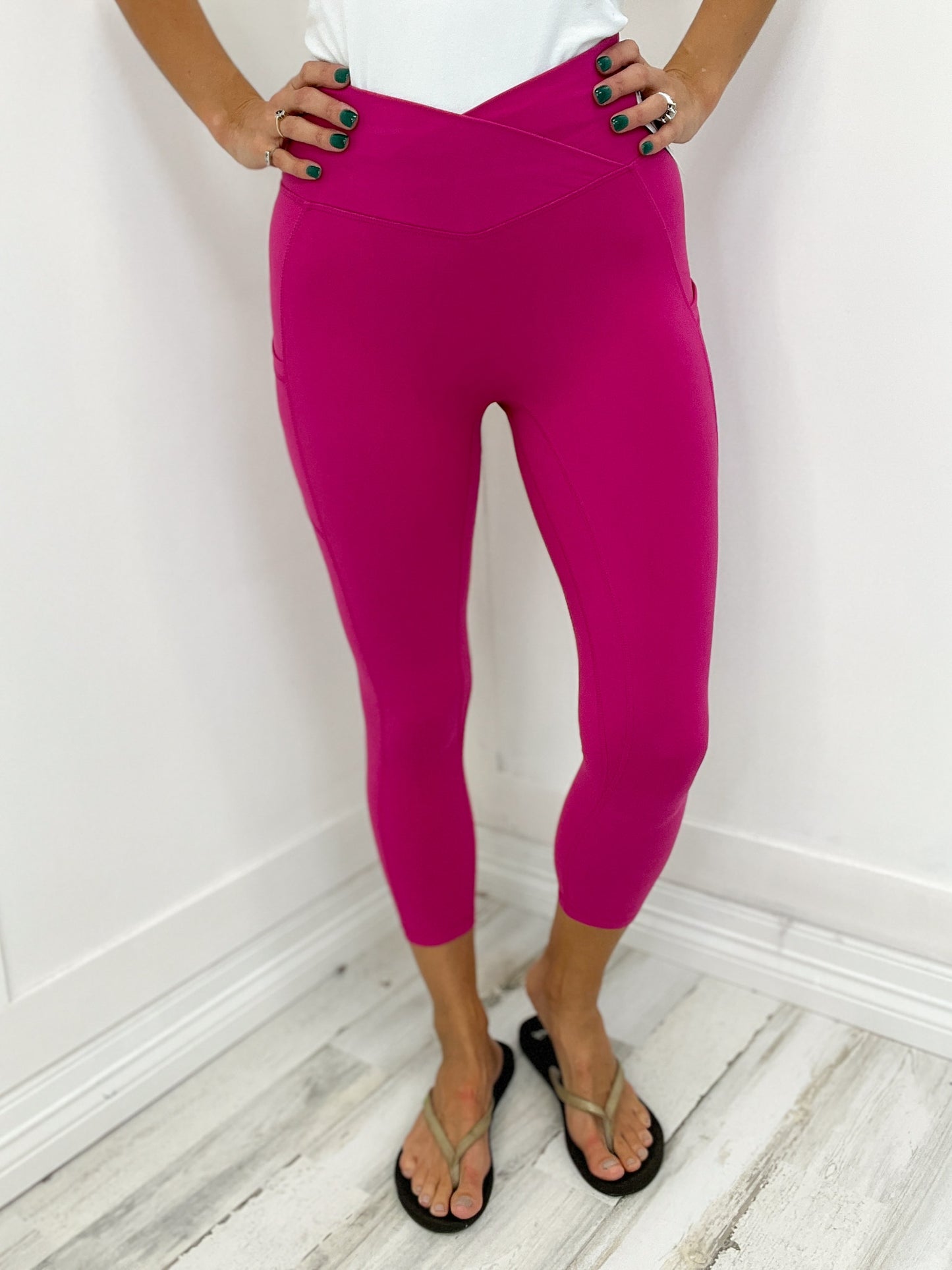 V-Waist Capri Length Leggings with Pockets