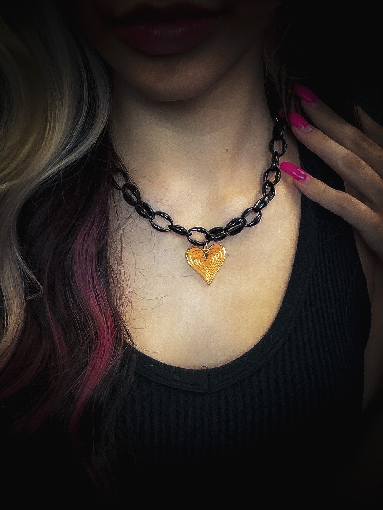 Enamel Chain with Heart 70's Pendant Necklace