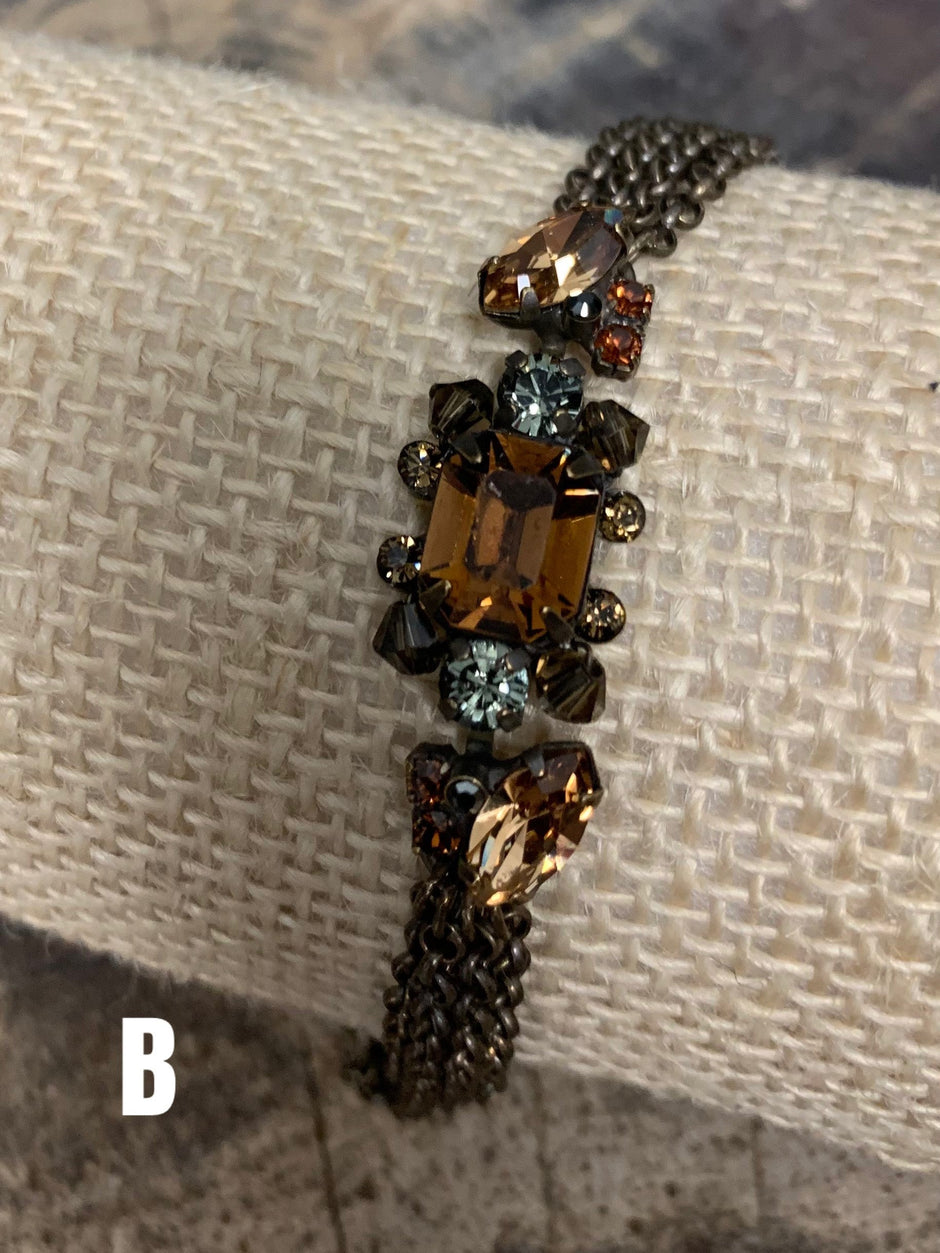 https://s3.commentsold.com/rush/products/jyS1BjIyspPZr06lJqiy0BhierpA8BXiW1ee6I5p.jpg