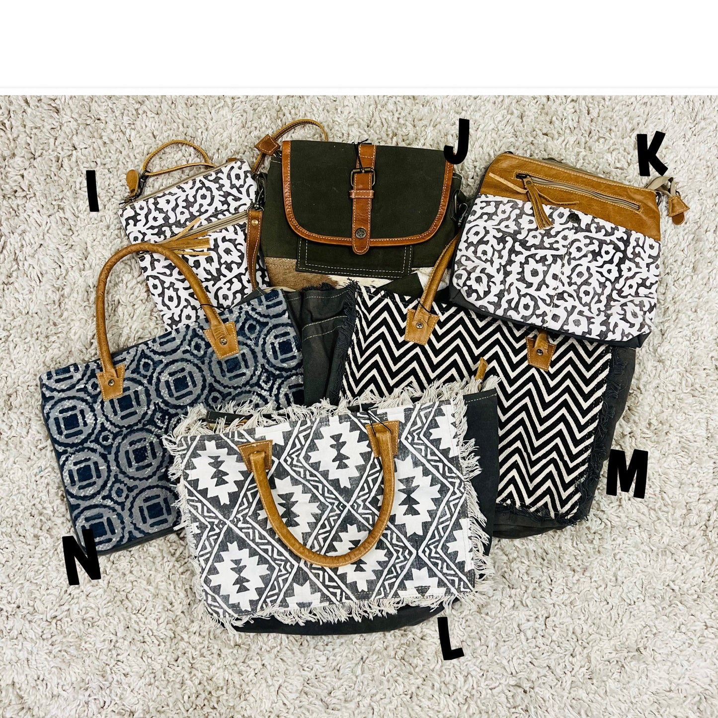 https://s3.commentsold.com/rush/products/nlAbKbU0HSveCU1MqLSpynBuSwD7UBZ9TcRRtvdw.jpg
